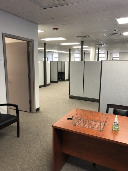 More Photos Of 15 Thames St, Groton Office For Lease