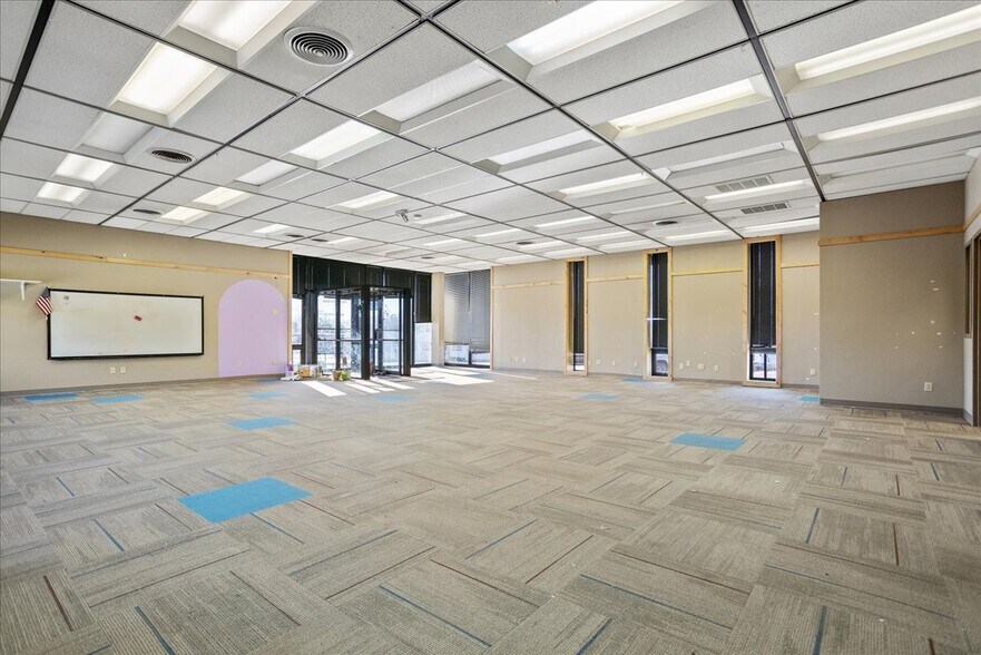 More Photos Of 1904 E 15th St, Cheyenne Office For Sale