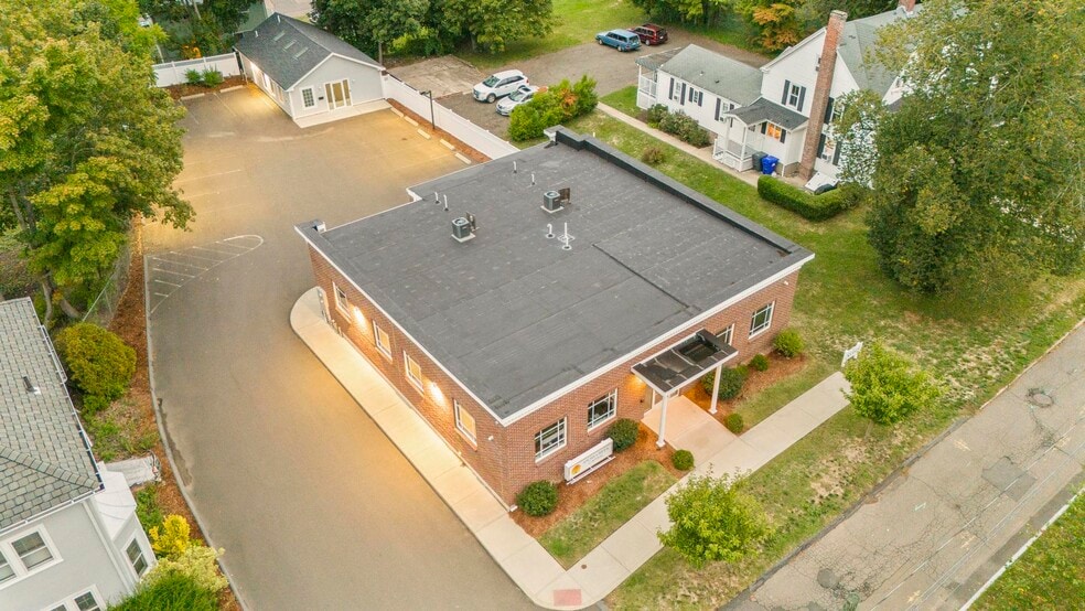 More Photos Of 698 Main St, Branford Office For Sale