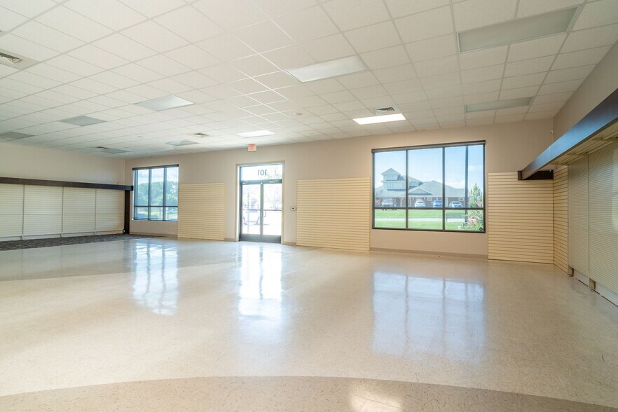 More Photos Of 16 Gosnell, Staunton Medical For Sale