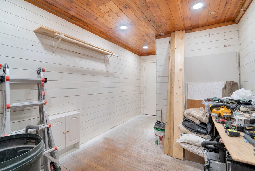 More Photos Of 127 W Main St, Omro Storefront Retail Office For Sale