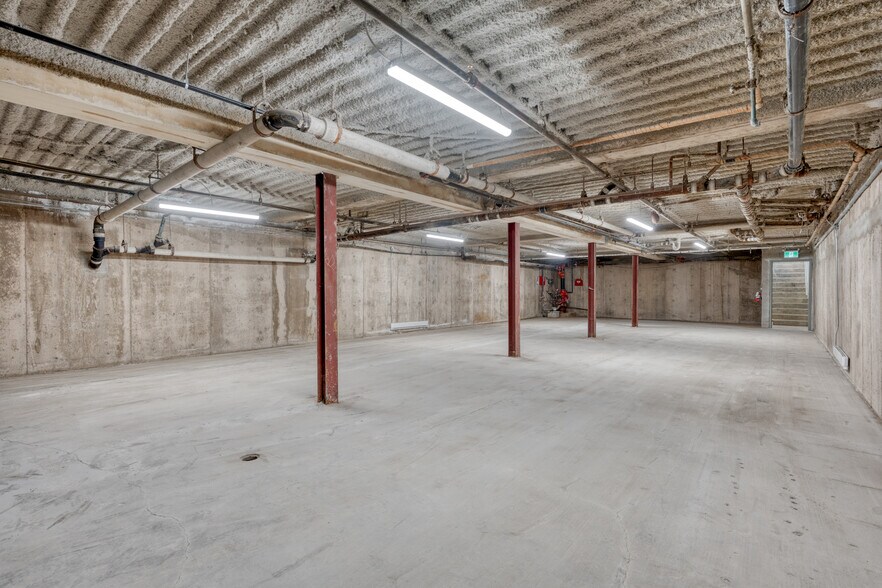 More Photos Of 6050 Don Murie St, Niagara Falls Warehouse For Sale