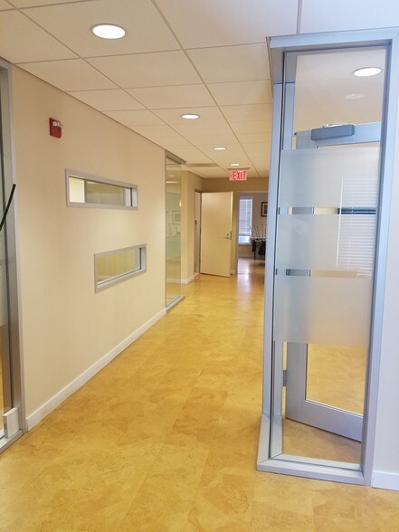 More Photos Of 2440 Sandy Plains Rd, Marietta Office For Sale