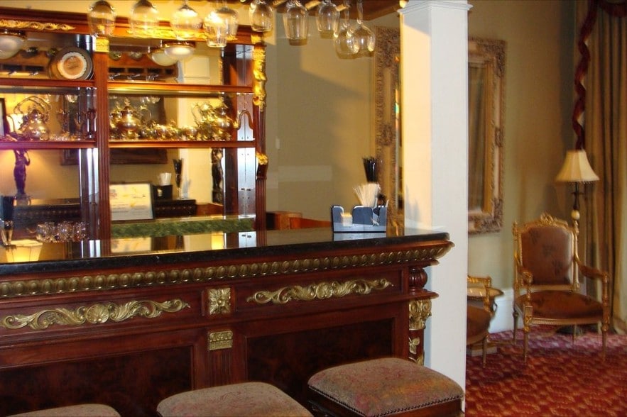 More Photos Of 201 N Pearl St, Natchez Hotel For Sale