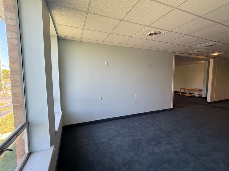More Photos Of 842 State Rd, Princeton Medical For Lease