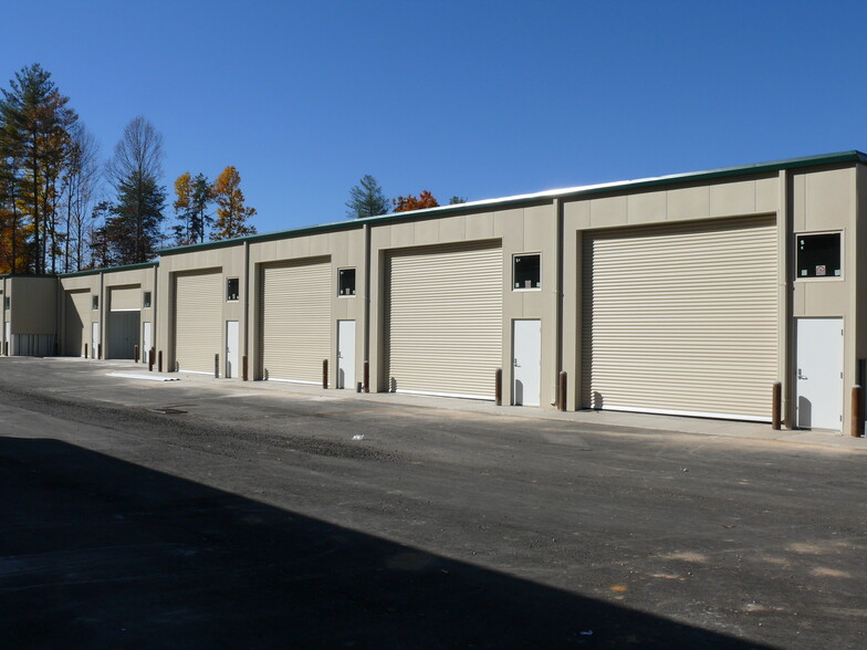 Primary Photo Of 173 Glenn Bridge, Arden Self Storage For Lease