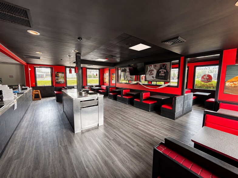 More Photos Of 215 W Lincoln Hwy, Dekalb Restaurant For Lease