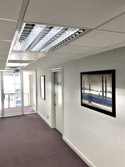 More Photos Of 32 South St, Waltham Medical For Sale