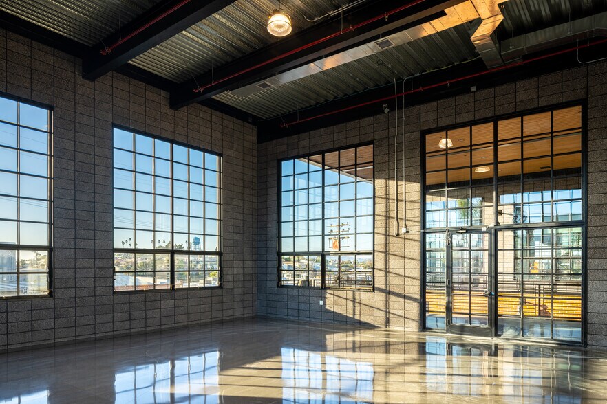 More Photos Of 1320-1330 E Franklin Ave, El Segundo Service For Lease