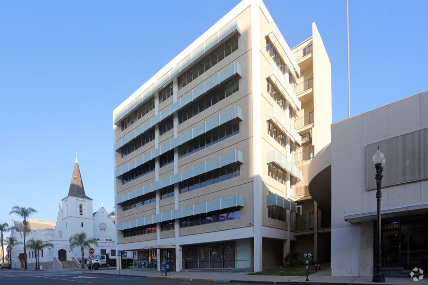 More Photos Of 515 N Sycamore St, Santa Ana Office For Lease