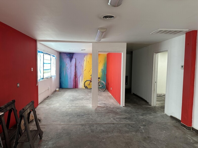 More Photos Of 5107-5109 E Washington Blvd, Commerce Manufacturing For Lease