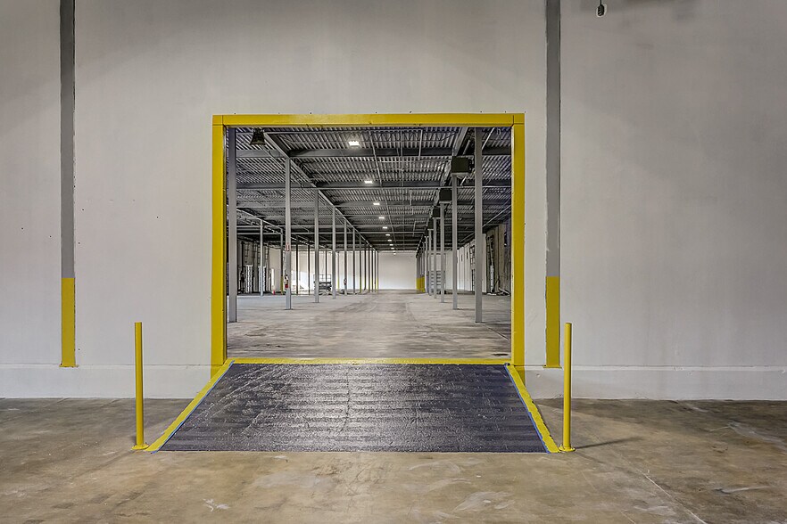 More Photos Of 2630-2656 Summer Ave, Memphis Unknown For Lease