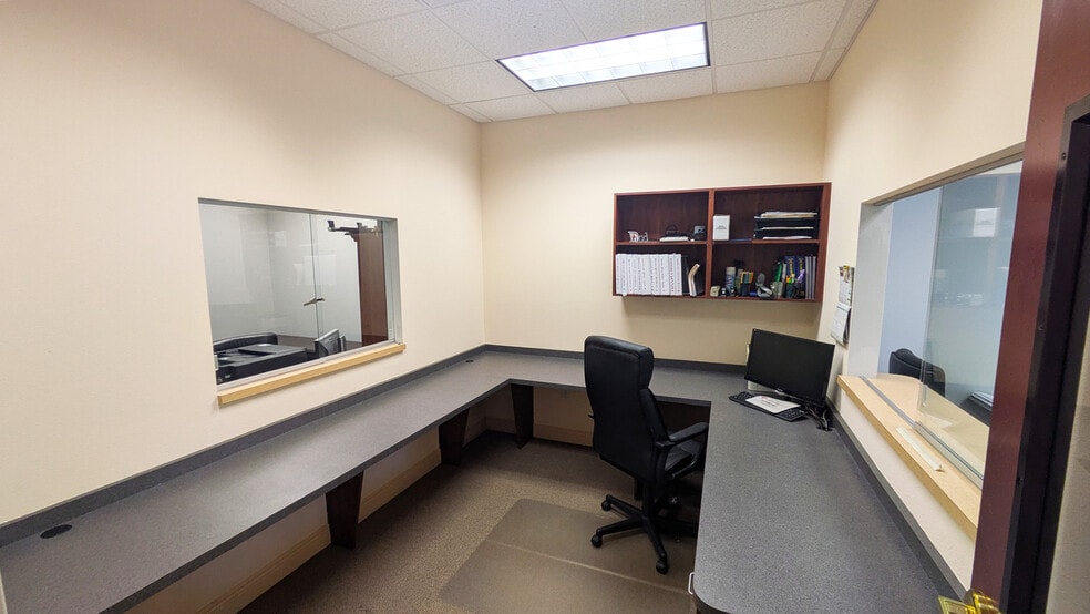 More Photos Of 5265 Office Park Blvd, Bradenton Medical For Lease