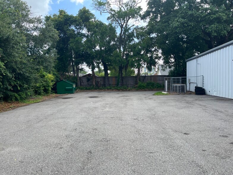 More Photos Of 5585 University Blvd W, Jacksonville Storefront Retail Office For Sale