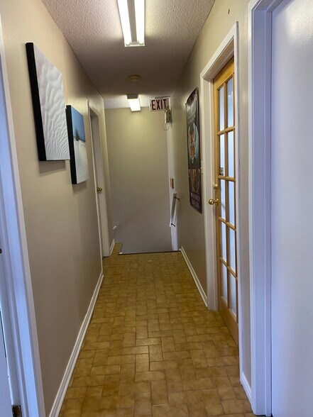 More Photos Of 455 Hazeldean Rd, Ottawa General Retail For Sale