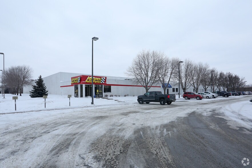 Primary Photo Of 21560 Grenada Ave W, Lakeville Distribution For Lease