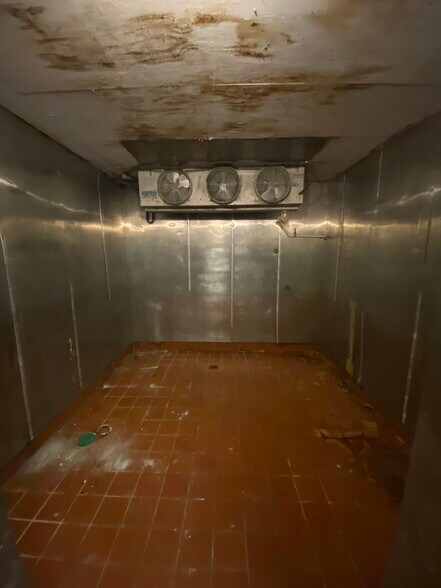 More Photos Of 14 W Michigan Ave, Ypsilanti Storefront For Lease