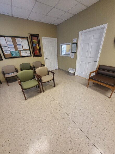 More Photos Of 111 Laurel Creek Rd Se, Calhoun Medical For Lease