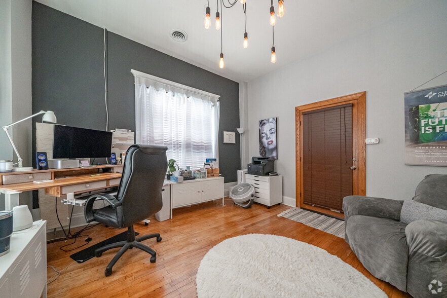 More Photos Of 215 W Elm St, Sycamore Medical For Sale