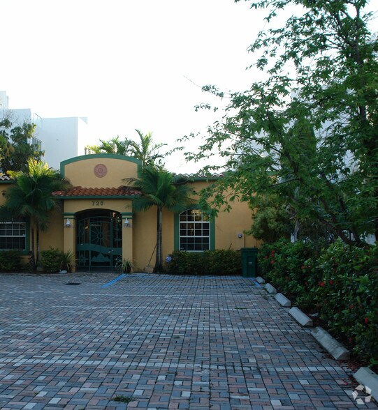More Photos Of 720 NE 3rd Ave, Fort Lauderdale Office For Sale