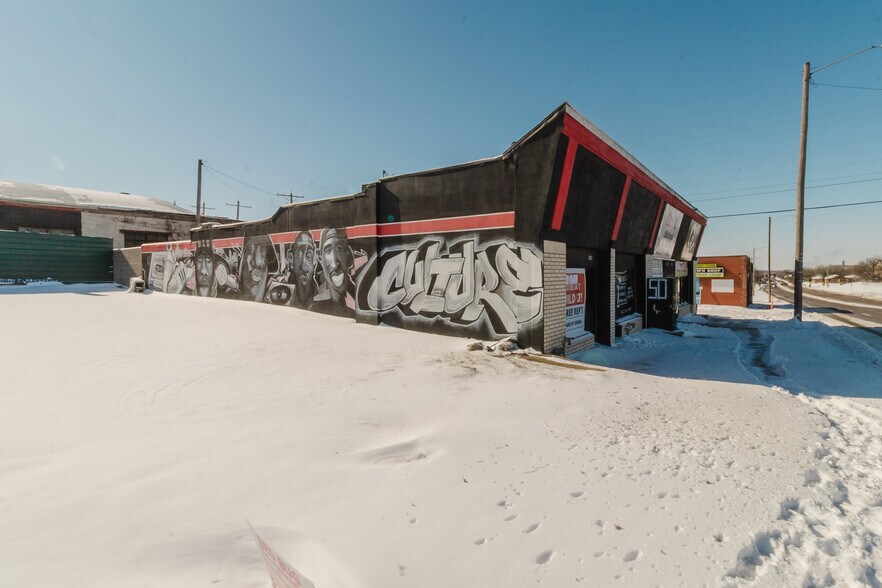 More Photos Of 3117 E 13th St, Wichita Freestanding For Sale