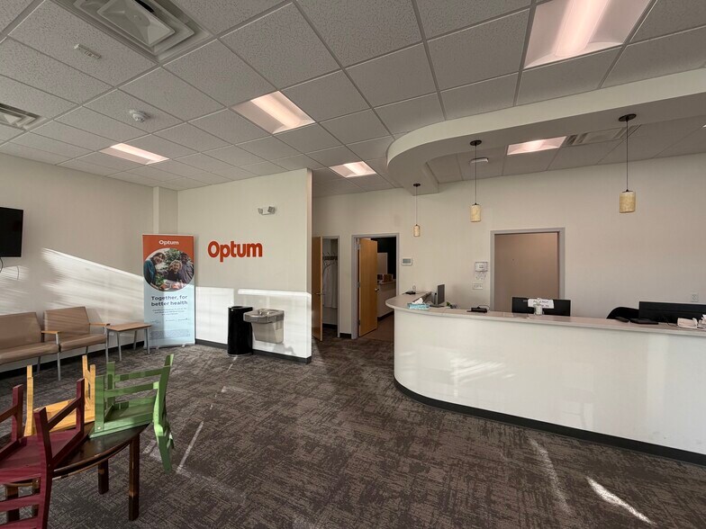 More Photos Of 257 W Park Ave, Long Beach Storefront For Sale
