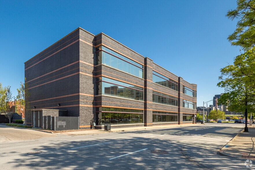 More Photos Of 201 E Jefferson St, Louisville Medical For Lease