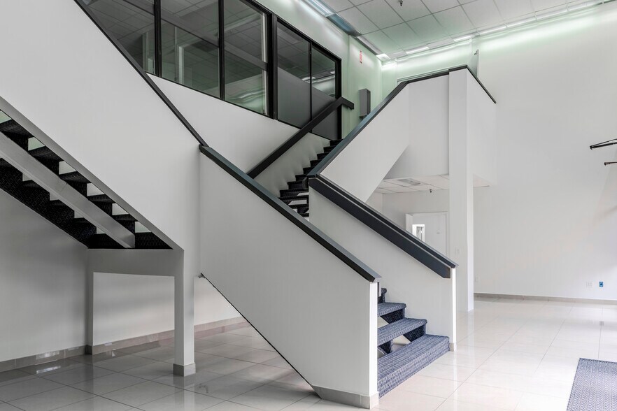 More Photos Of 5400 NW 35th Ave, Fort Lauderdale Warehouse For Lease