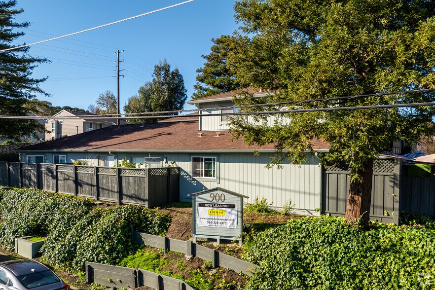 More Photos Of 900 Alvarez Ave, Pinole Apartments For Sale