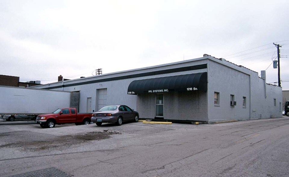 More Photos Of 1216 S Vandeventer Ave, Saint Louis Warehouse For Lease