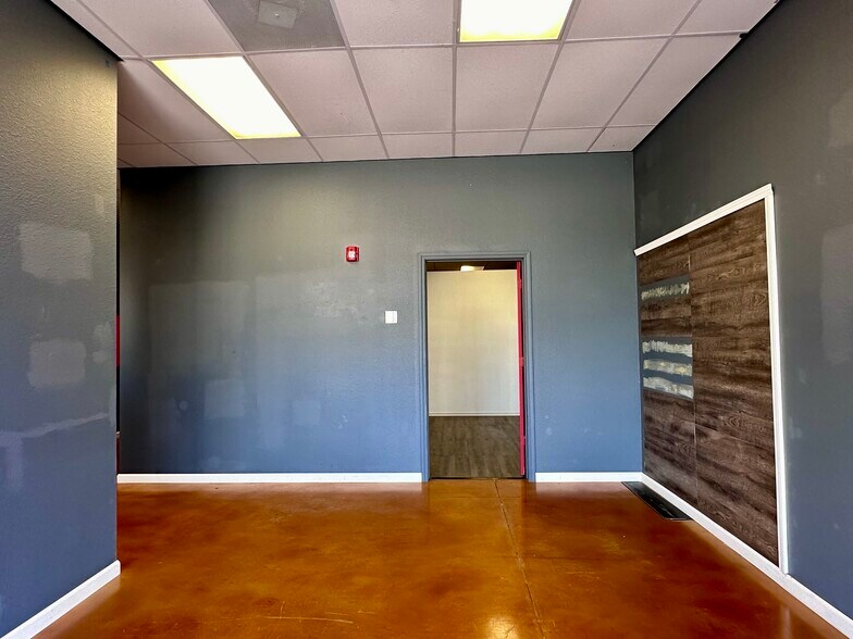 More Photos Of 8142 Shin Oak Dr, San Antonio Unknown For Lease