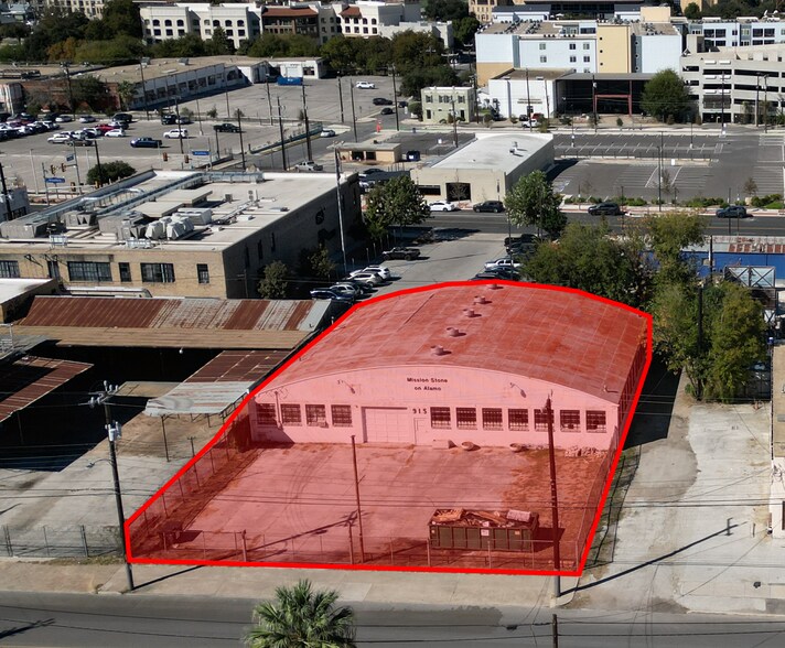 Primary Photo Of 915 N Alamo St, San Antonio Service For Lease