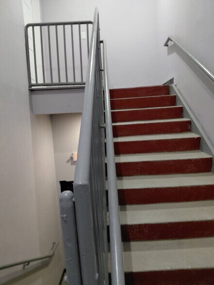 More Photos Of 9025 Cullen Blvd, Houston Unknown For Lease