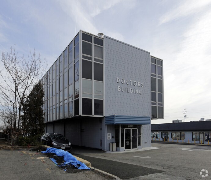More Photos Of 6316 Castle Pl, Falls Church Medical For Lease