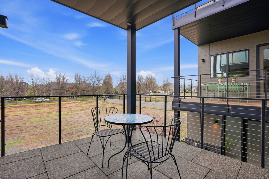 More Photos Of 210 SW Log Ct, Bend Apartments For Sale