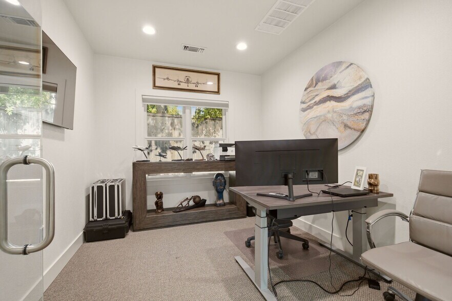 More Photos Of 7274 Elm St, Frisco Office For Sale
