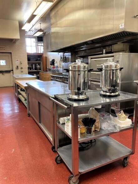 More Photos Of 121 N Fitzhugh St, Rochester Religious Facility For Lease