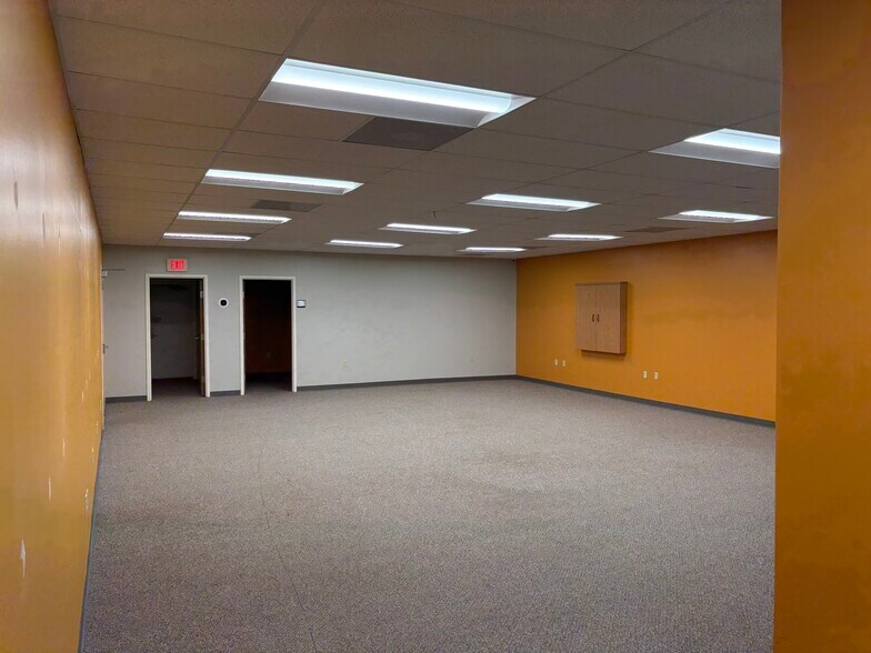 More Photos Of 11900 Sam Roper Dr, Charlotte Light Manufacturing For Lease