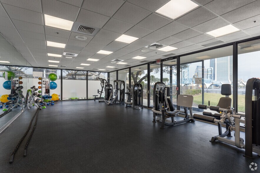 More Photos Of 1301 Riverplace Blvd, Jacksonville Office For Lease