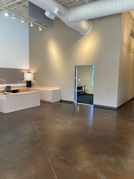 More Photos Of 4300 Marsh Ridge Rd, Carrollton Showroom For Sale