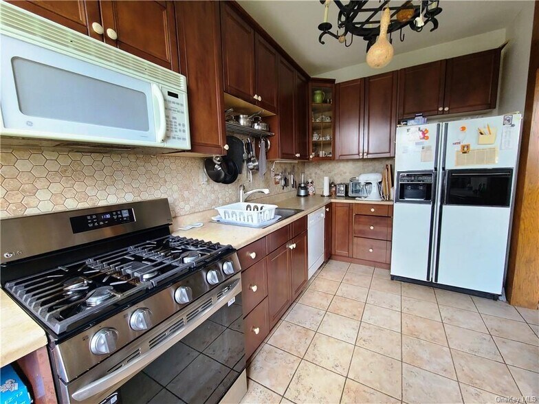 More Photos Of 48 Loomis Village Rd, Liberty Apartments For Sale