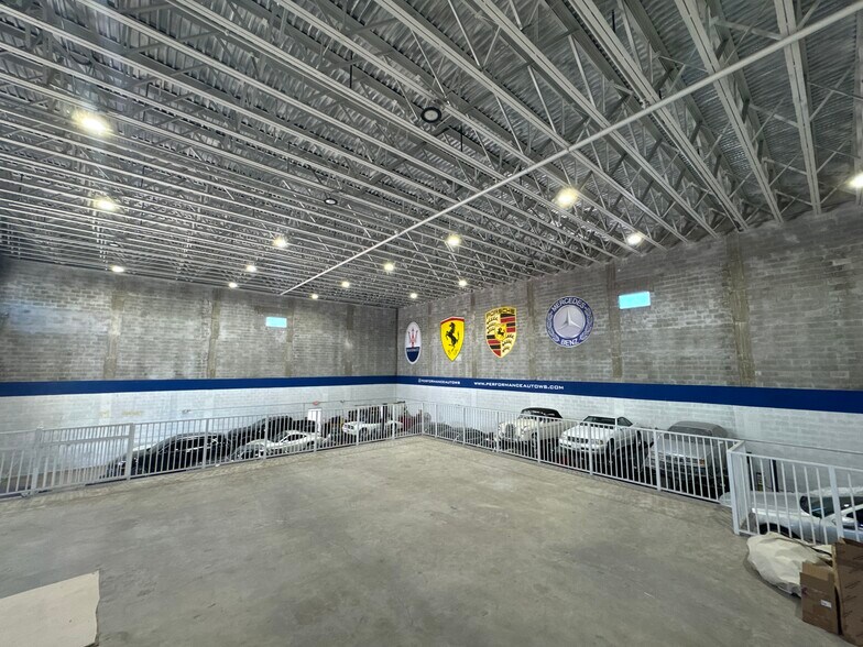 More Photos Of 10859 NW 21st St, Doral Warehouse For Lease