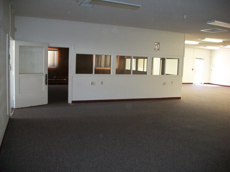 More Photos Of 203A Bisbee Rd, Bisbee Warehouse For Sale