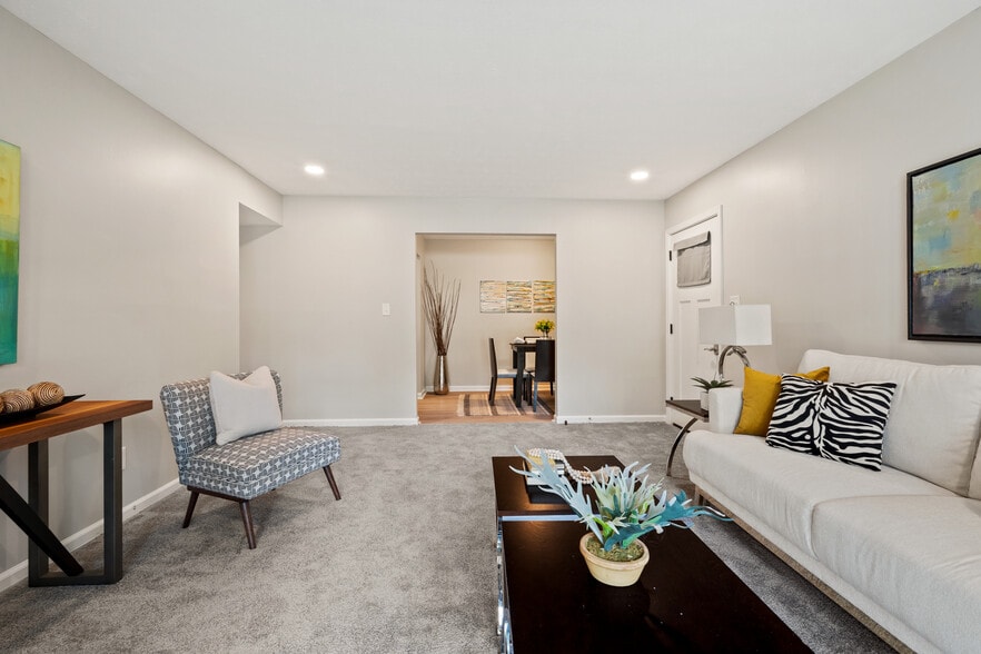 More Photos Of 1701 Hawthorne Ave, College Park Apartments For Sale