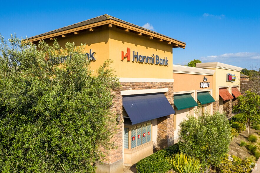 More Photos Of 14200-14474 Culver Dr, Irvine Storefront For Lease