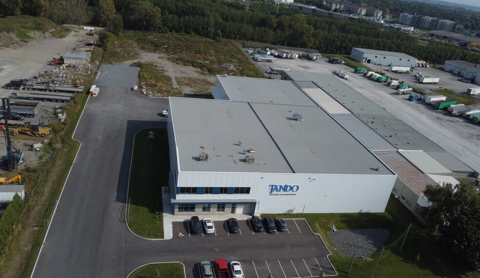 More Photos Of 7700 Av Duplessis, Saint-hyacinthe Warehouse For Lease