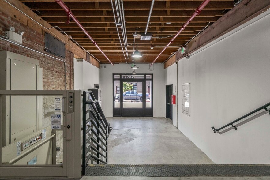 More Photos Of 941 E 2nd St, Los Angeles Industrial For Lease