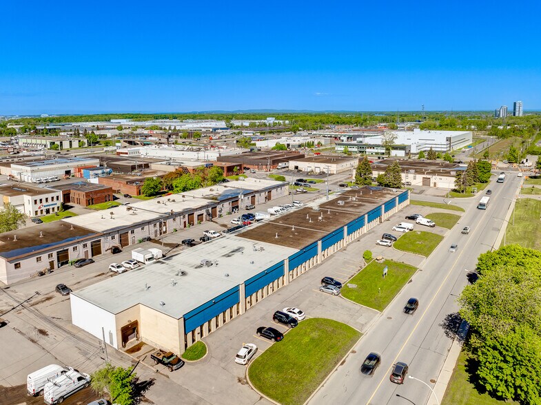 More Photos Of 2970-3090 Rue Brabant-Marineau, Montréal Warehouse For Lease
