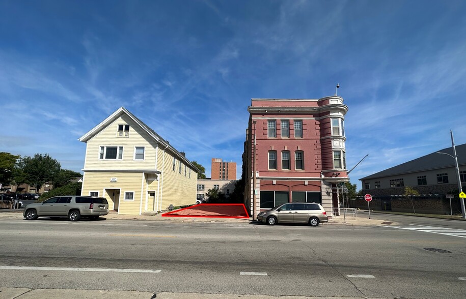 Primary Photo Of 2104 W Wells St, Milwaukee Land For Sale