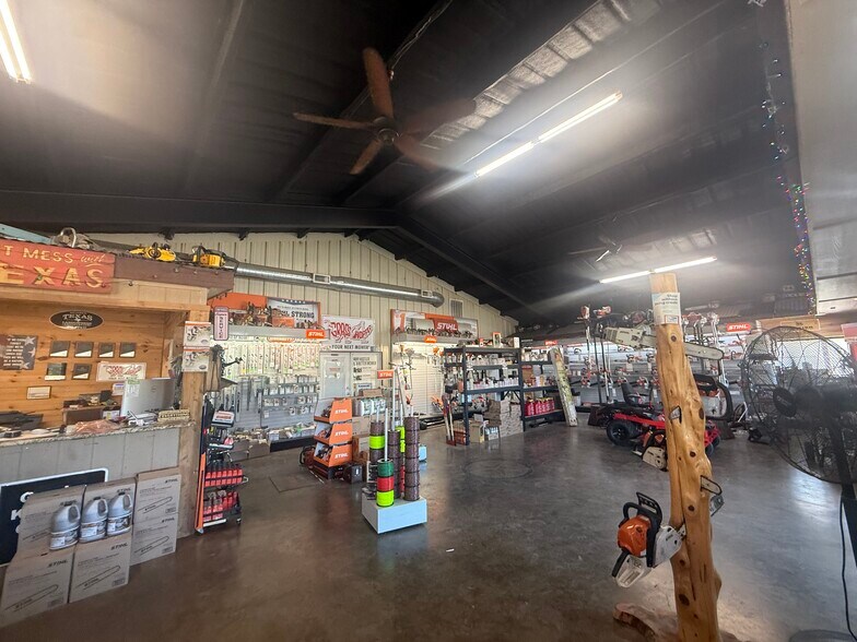 More Photos Of 1521 N State Highway 121, Bonham Freestanding For Sale